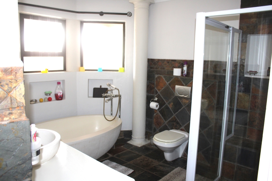 4 Bedroom Property for Sale in Stilbaai Wes Western Cape
